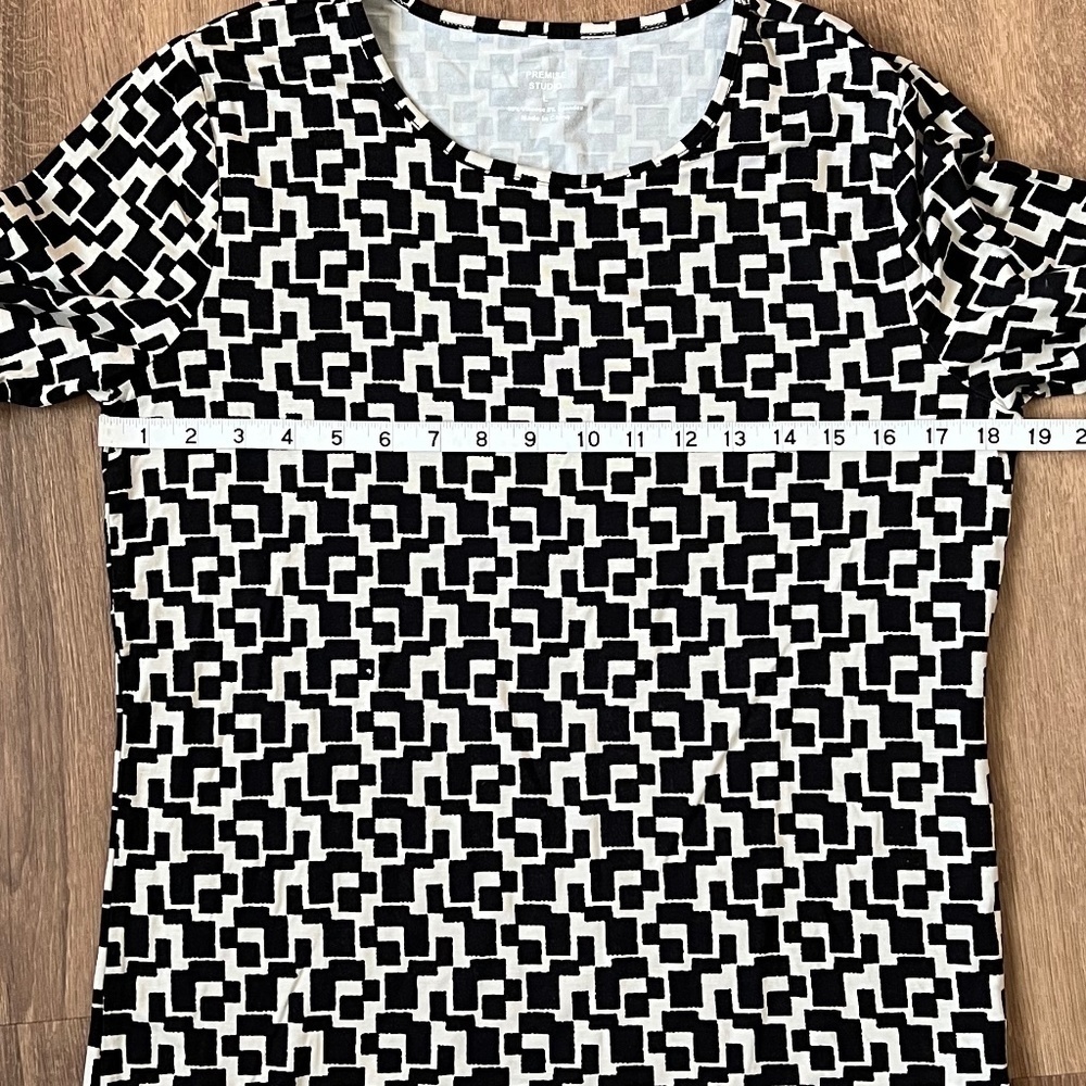 3 Top Bundle Purple and B&W Size L - Picture 11 of 16